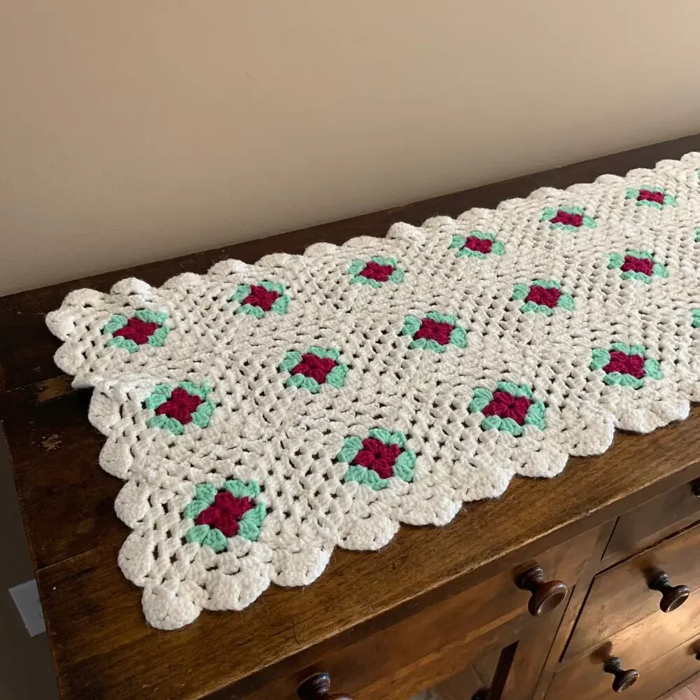 Vintage handmade crochet  rose flower table runner‎ cottagecore granny decor